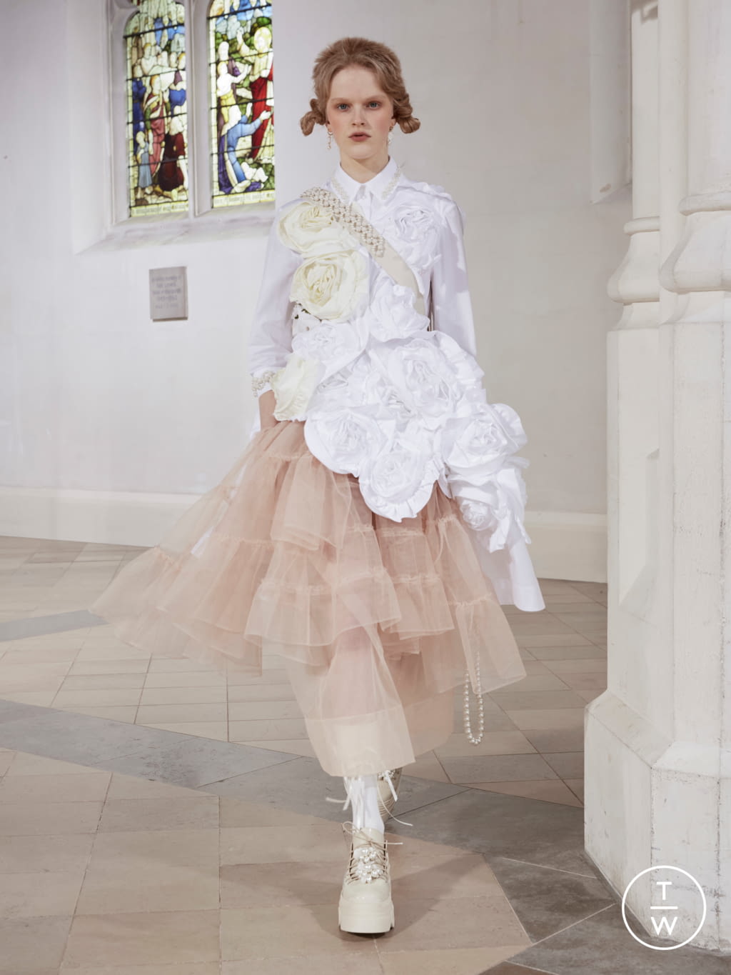 Fashion Week London Fall/Winter 2021 look 9 from the Simone Rocha collection 女装