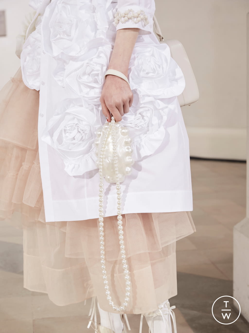 Fashion Week London Fall/Winter 2021 look 6 from the Simone Rocha collection womenswear accessories