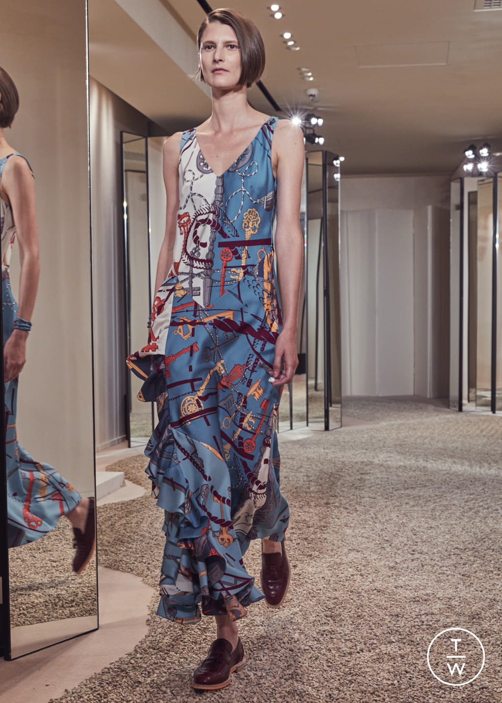 Fashion Week Paris Resort 2018 look 9 from the Hermès collection womenswear
