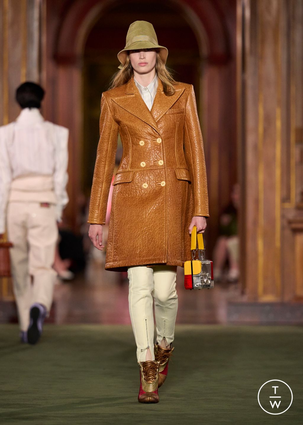 Fashion Week Paris Resort 2027 look 9 from the Louis Vuitton collection womenswear