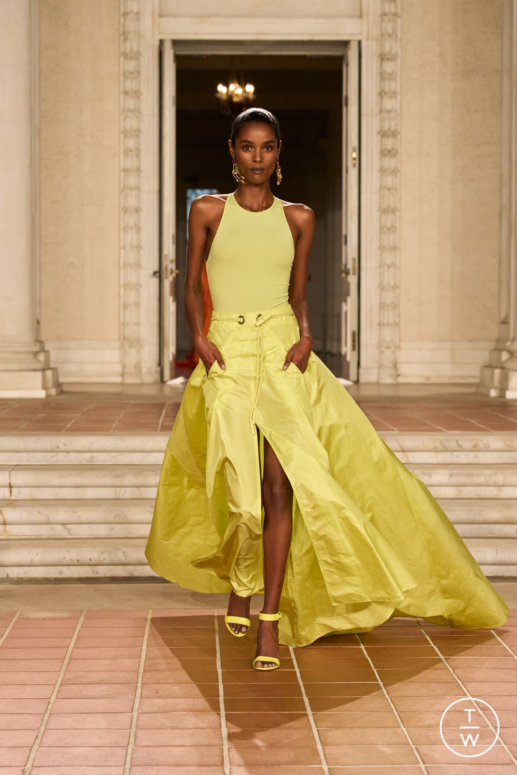 Fashion Week New York Spring/Summer 2023 look 99 from the Ralph Lauren collection 女装