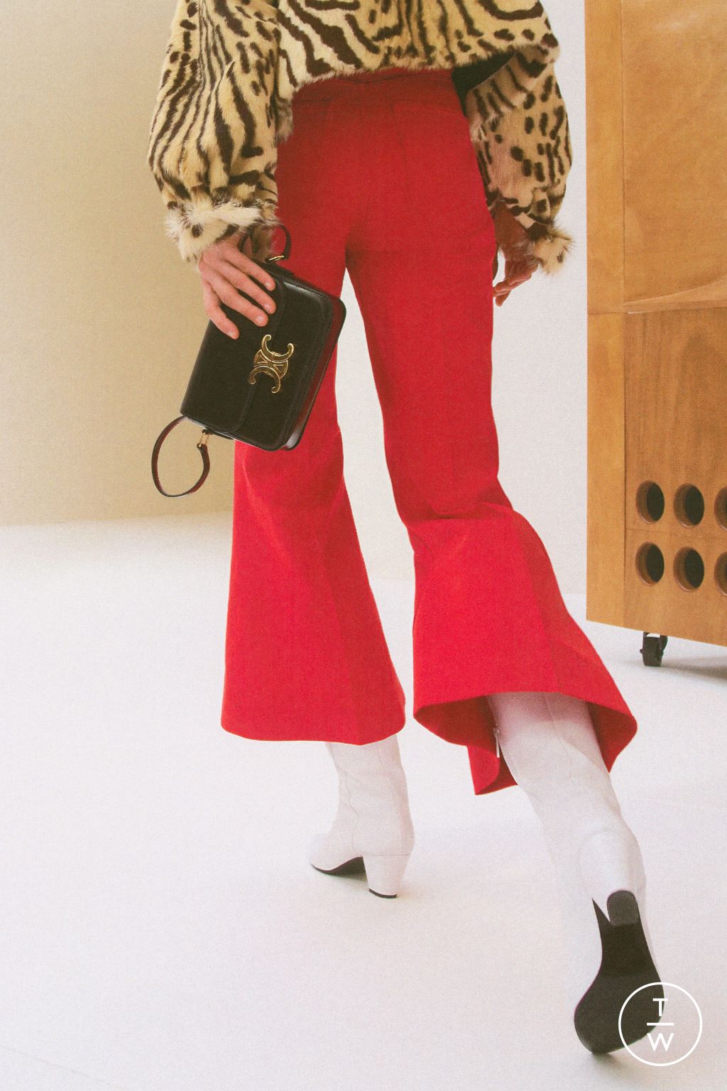 Fashion Week Paris Fall/Winter 2026 look 14 from the Celine collection womenswear accessories