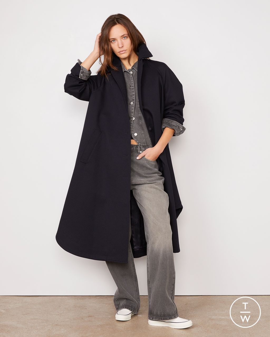 Fashion Week Paris Pre-Fall 2026 look 1 de la collection Officine Générale womenswear