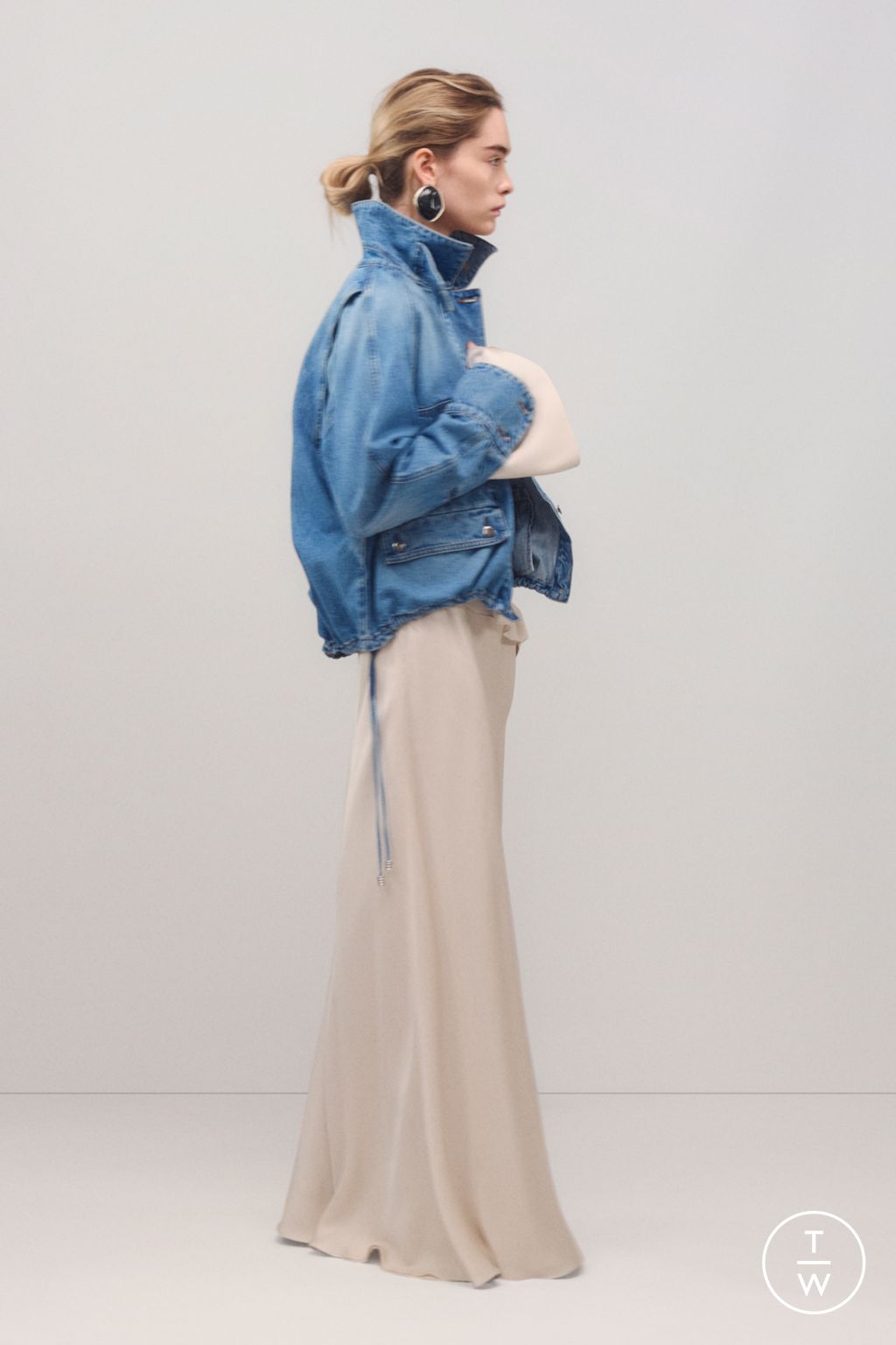 Fashion Week New York Pre-Fall 2025 look 1 from the Brandon Maxwell collection womenswear