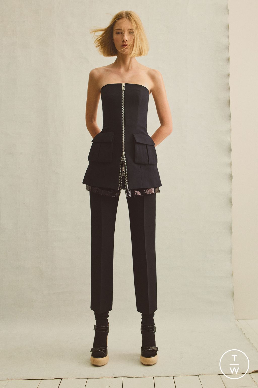 Fashion Week New York Pre-Fall 2023 look 1 de la collection Brandon Maxwell womenswear