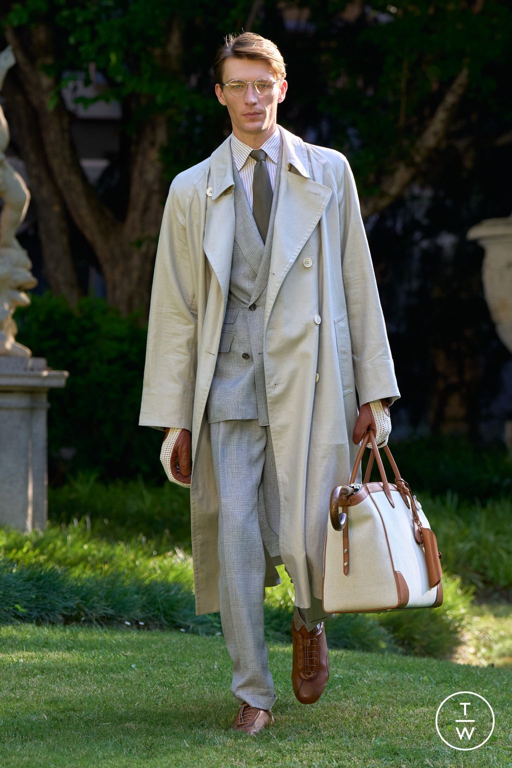 Fashion Week Milan Spring/Summer 2026 look 1 de la collection Dunhill menswear