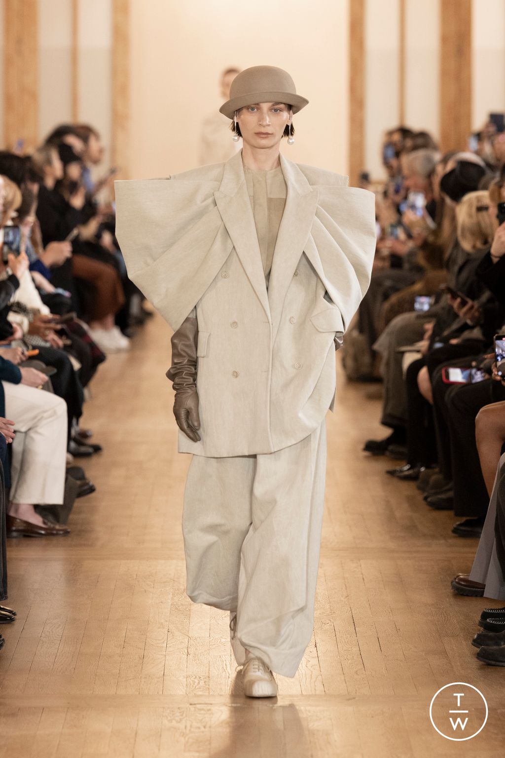 Fashion Week Paris Fall/Winter 2026 look 1 from the Uma Wang collection womenswear