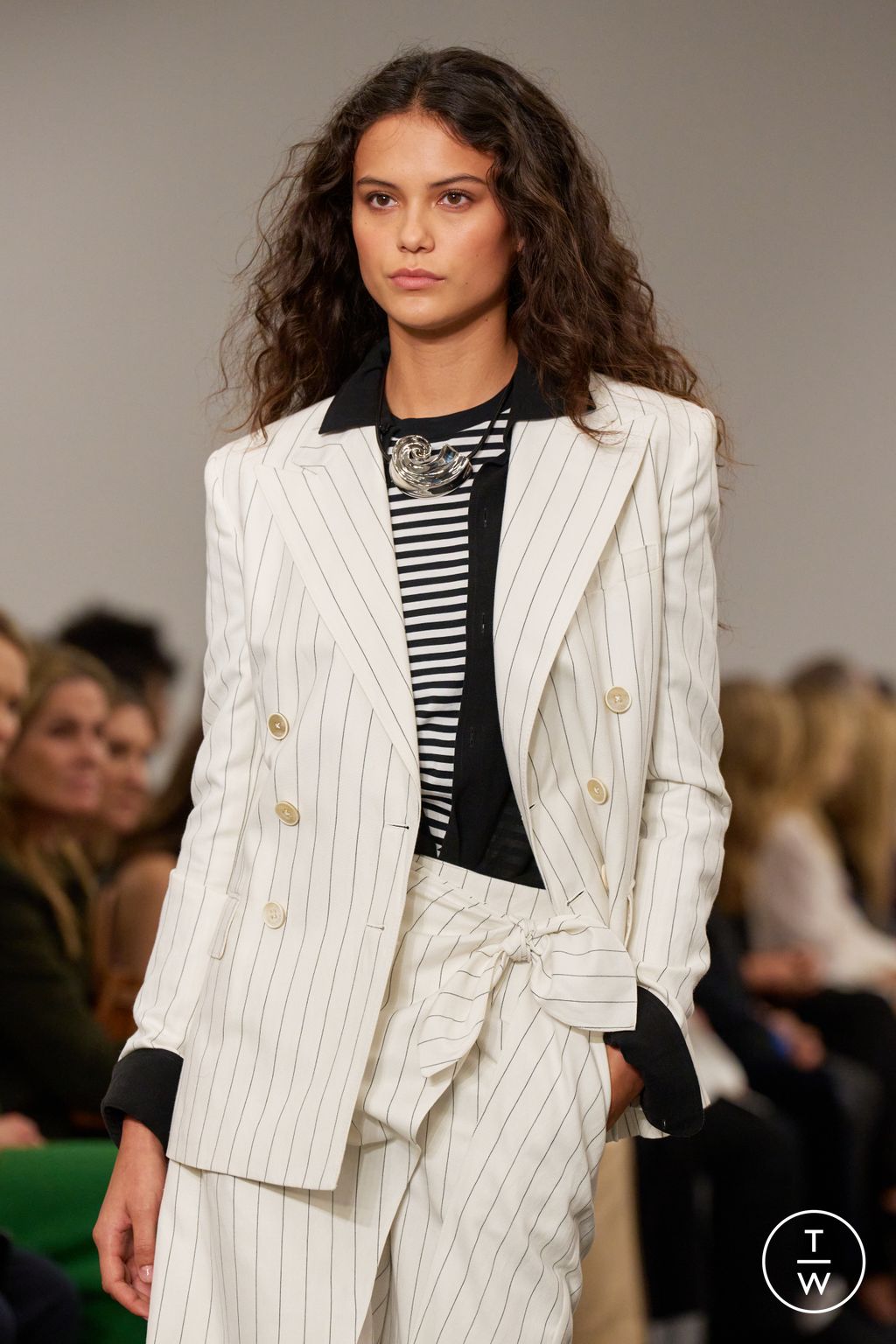 Fashion Week New York Spring/Summer 2026 look 10 de la collection Ralph Lauren womenswear accessories