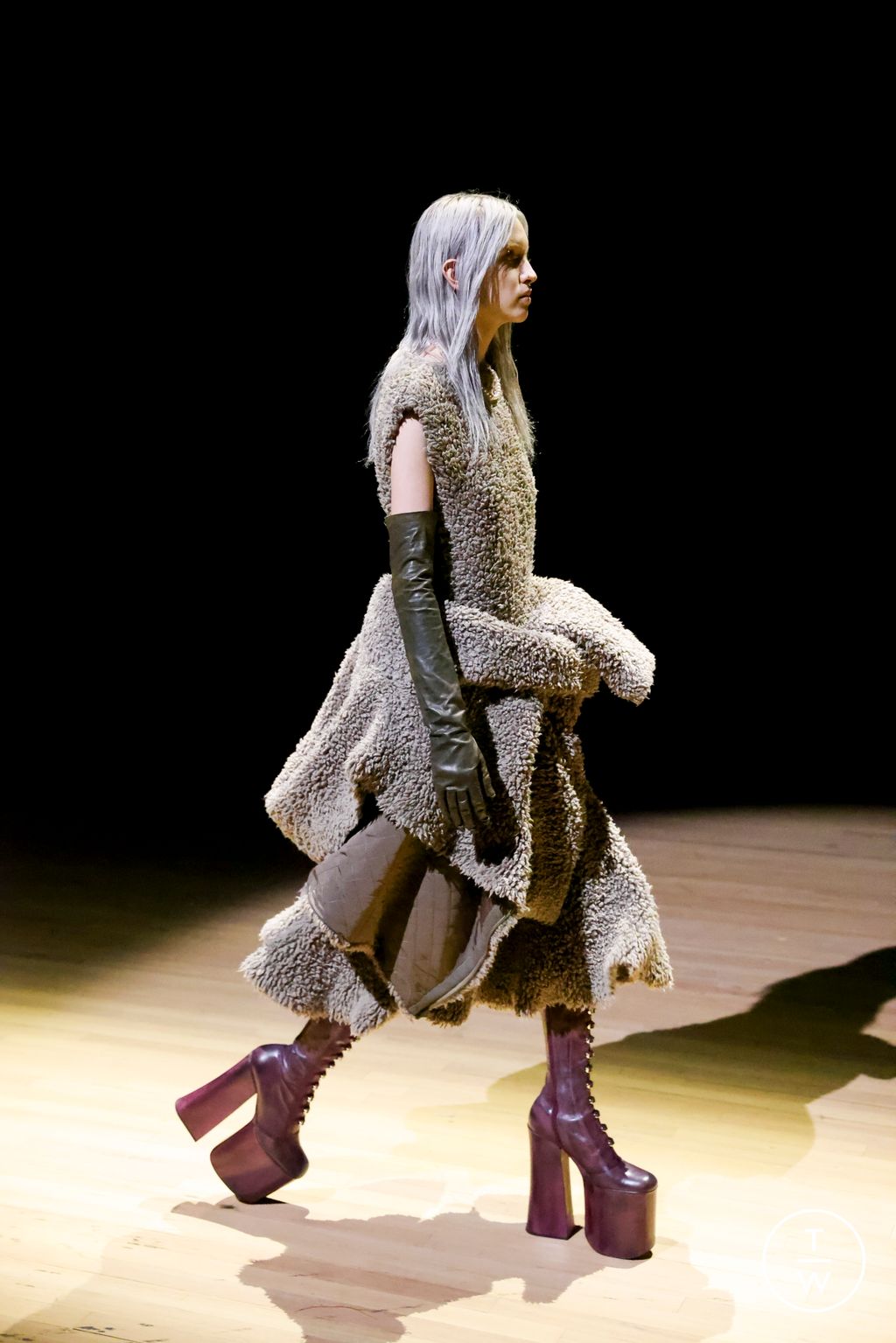Fashion Week New York Spring/Summer 2023 look 10 from the Marc Jacobs collection womenswear