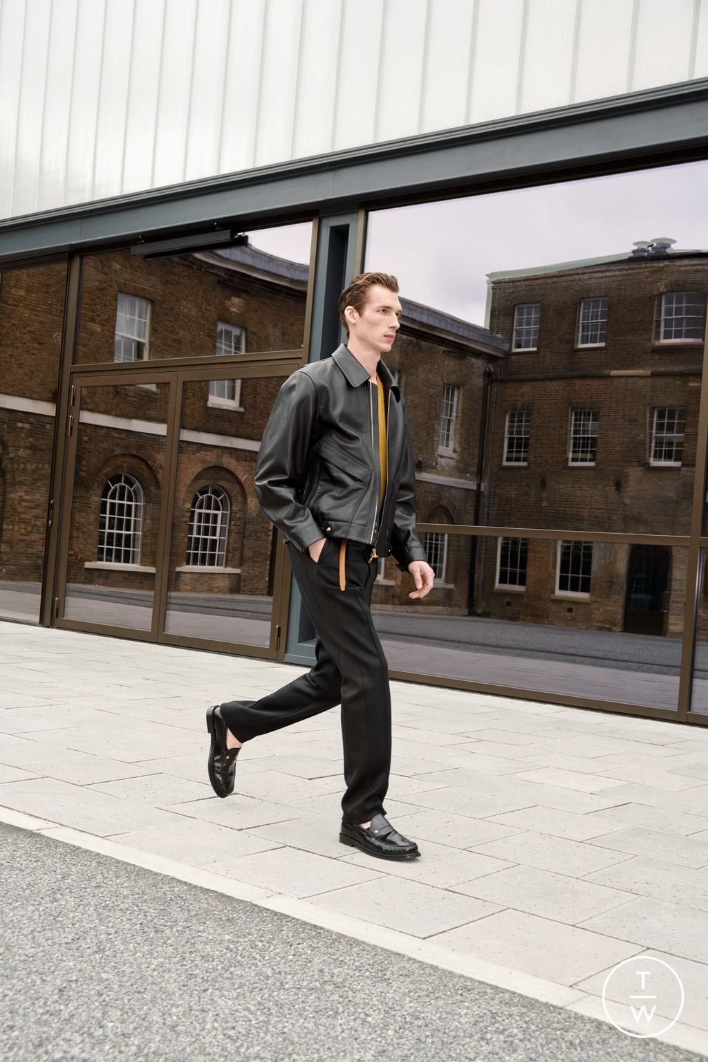 Fashion Week London Spring/Summer 2023 look 10 from the Dunhill collection menswear