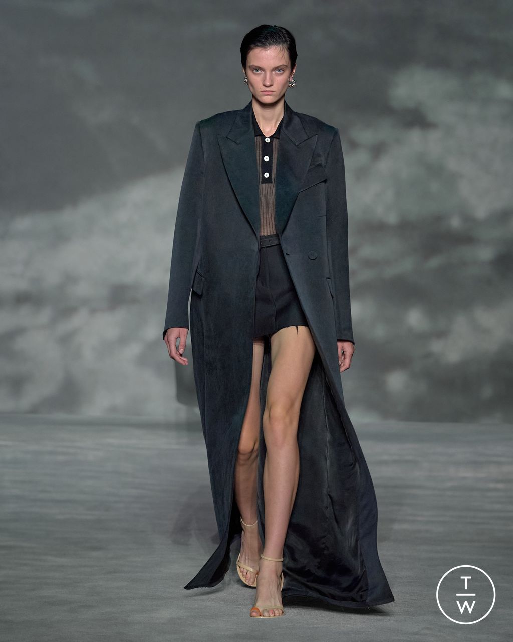 Fashion Week Paris Spring/Summer 2023 look 10 from the Lanvin collection womenswear