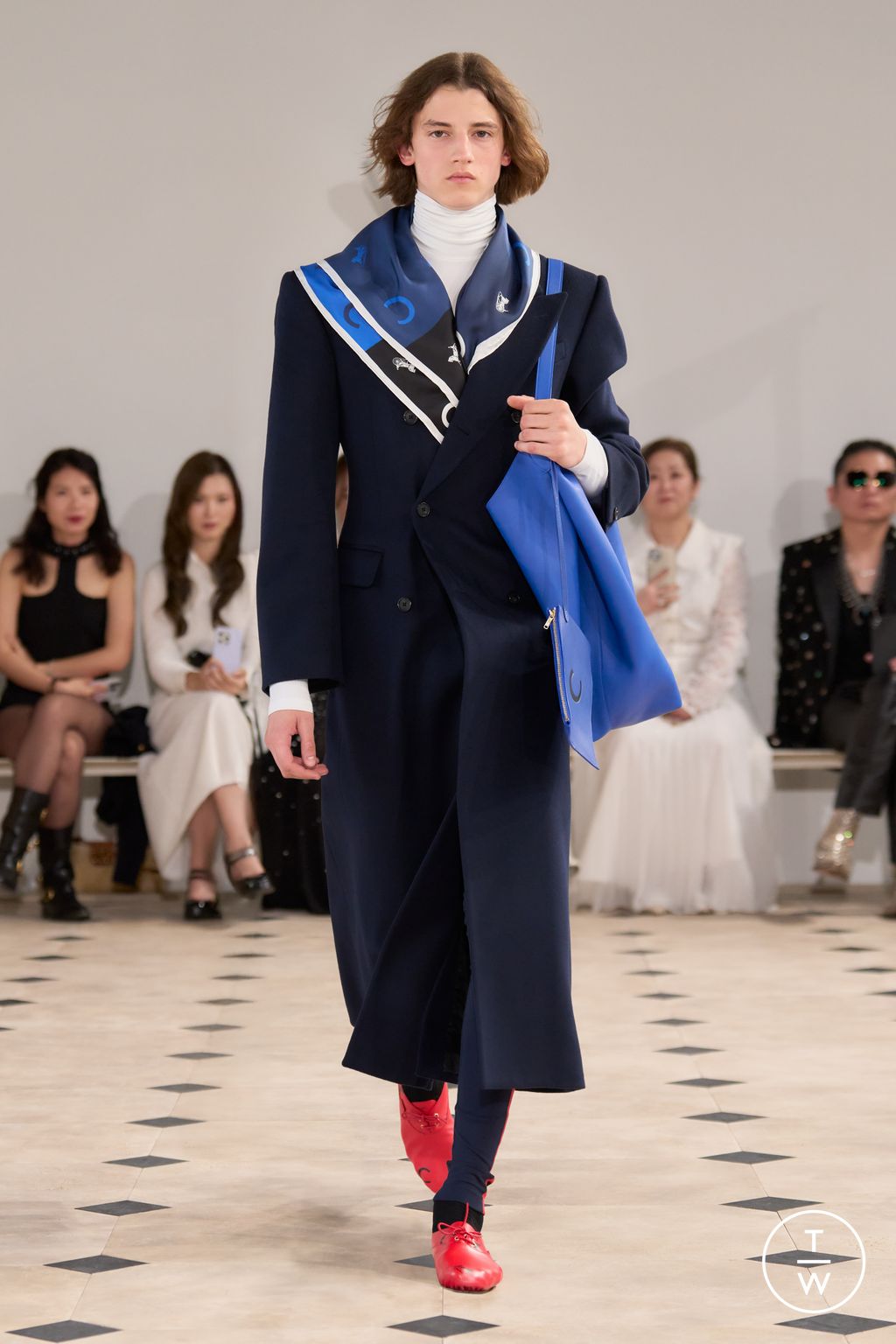 Fashion Week Paris Spring/Summer 2026 look 10 from the Celine collection menswear