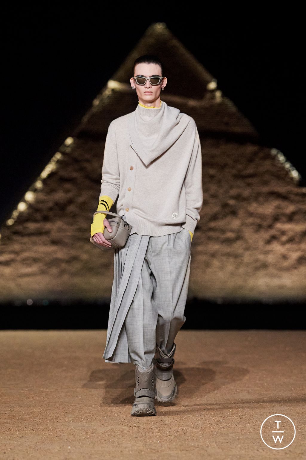 Fashion Week Paris Pre-Fall 2023 look 10 de la collection Dior Men menswear