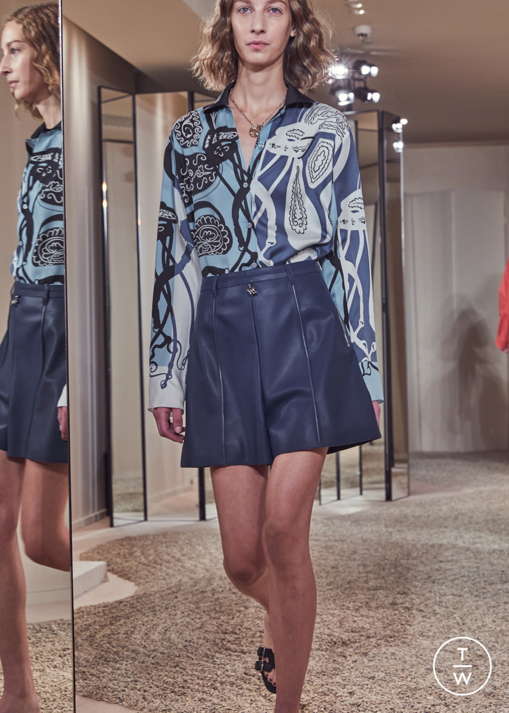 Fashion Week Paris Resort 2018 look 10 from the Hermès collection womenswear