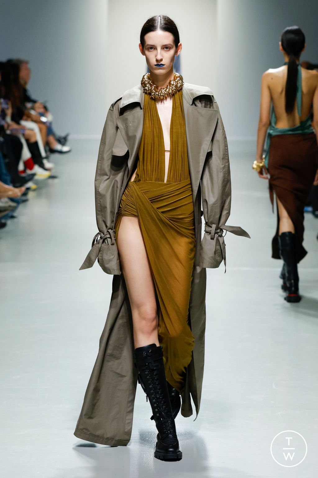 Fashion Week Paris Spring-Summer 2025 look 10 from the Atlein collection womenswear