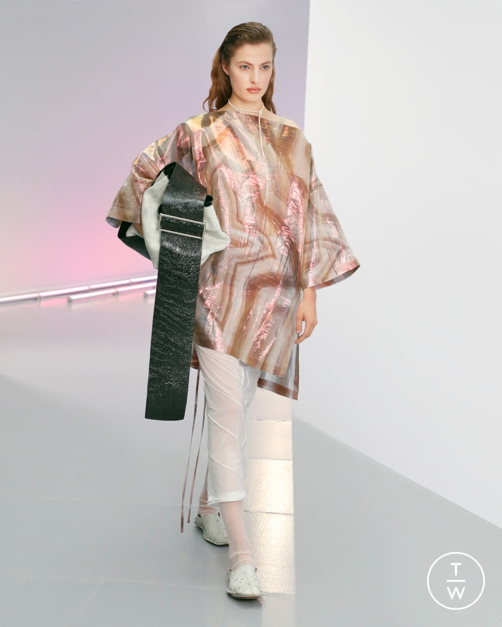 Fashion Week Paris Spring/Summer 2021 look 10 from the Acne Studios collection 女装