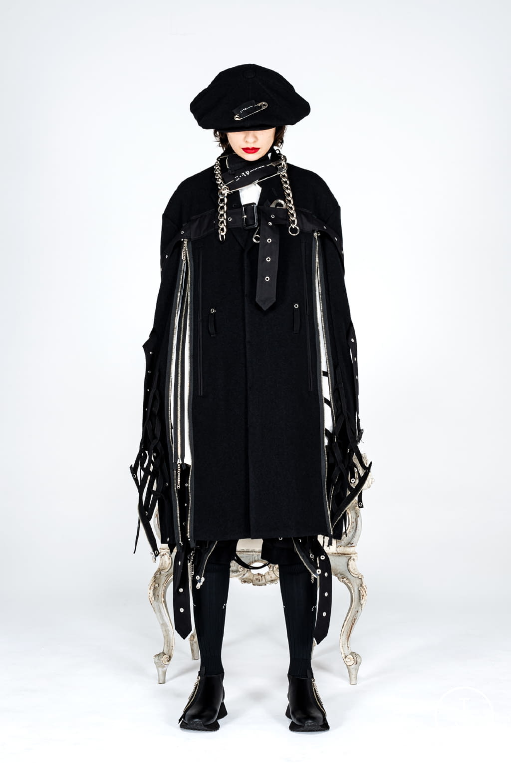 Fashion Week Paris Fall/Winter 2021 look 10 de la collection Takahiromiyashita The Soloist menswear