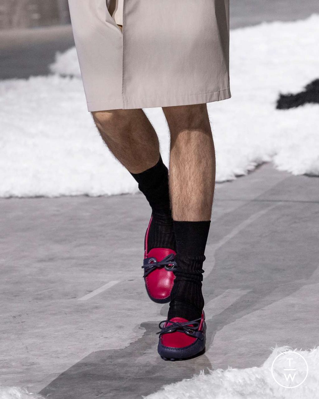 Fashion Week Milan Spring/Summer 2026 look 16 from the Prada collection menswear accessories