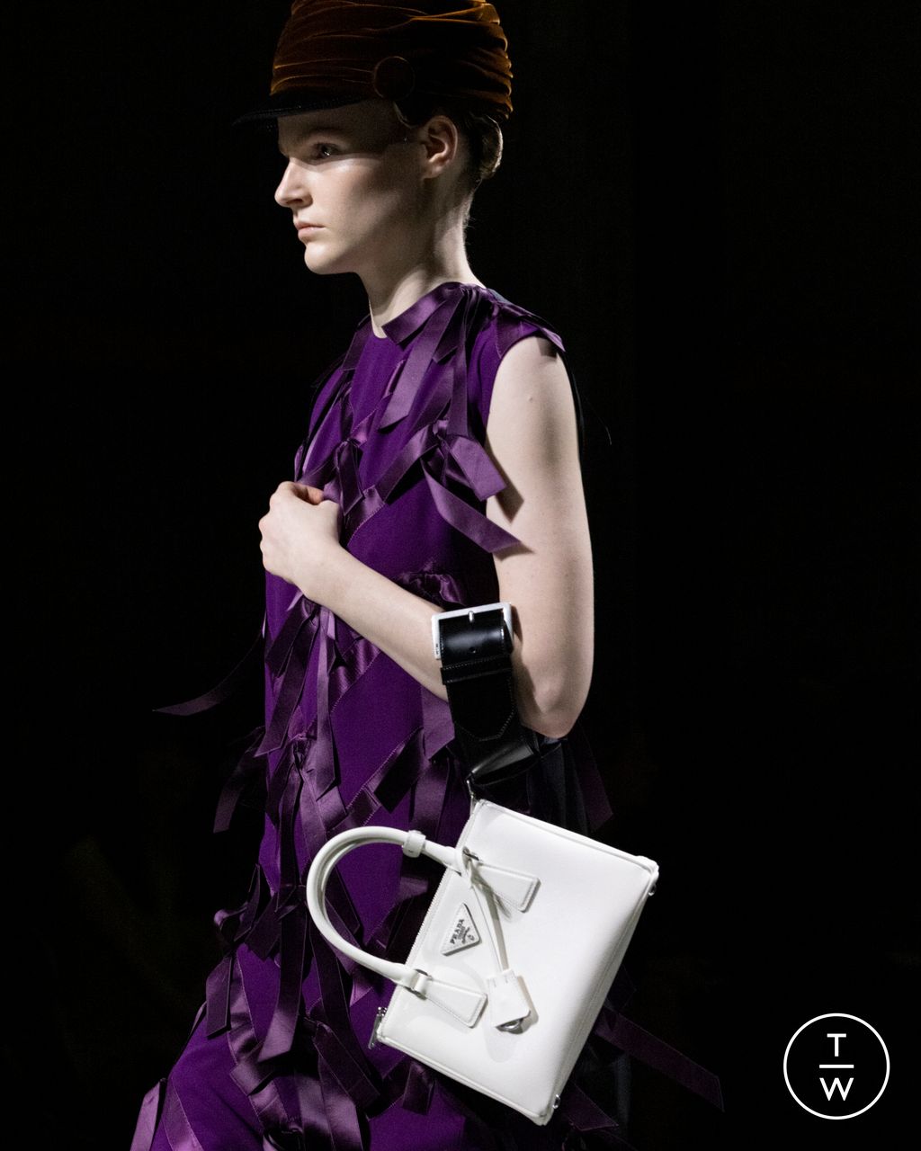 Fashion Week Milan Fall/Winter 2024 look 4 from the Prada collection womenswear accessories