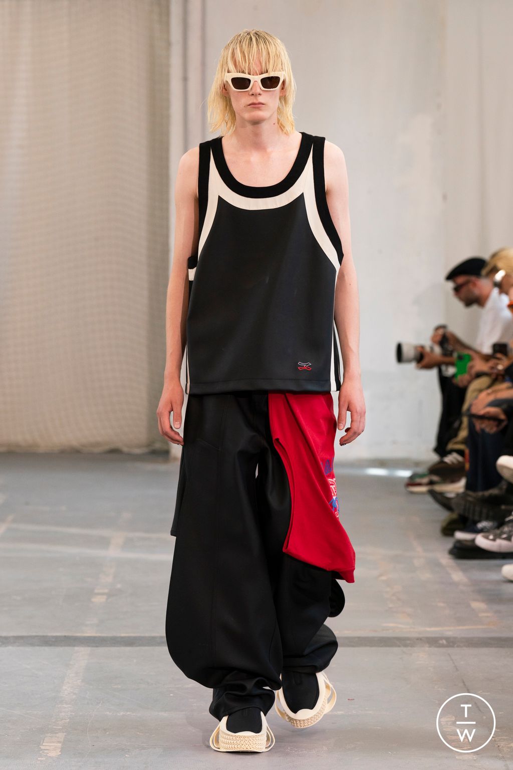 Fashion Week Paris Spring/Summer 2023 look 11 de la collection Namesake menswear