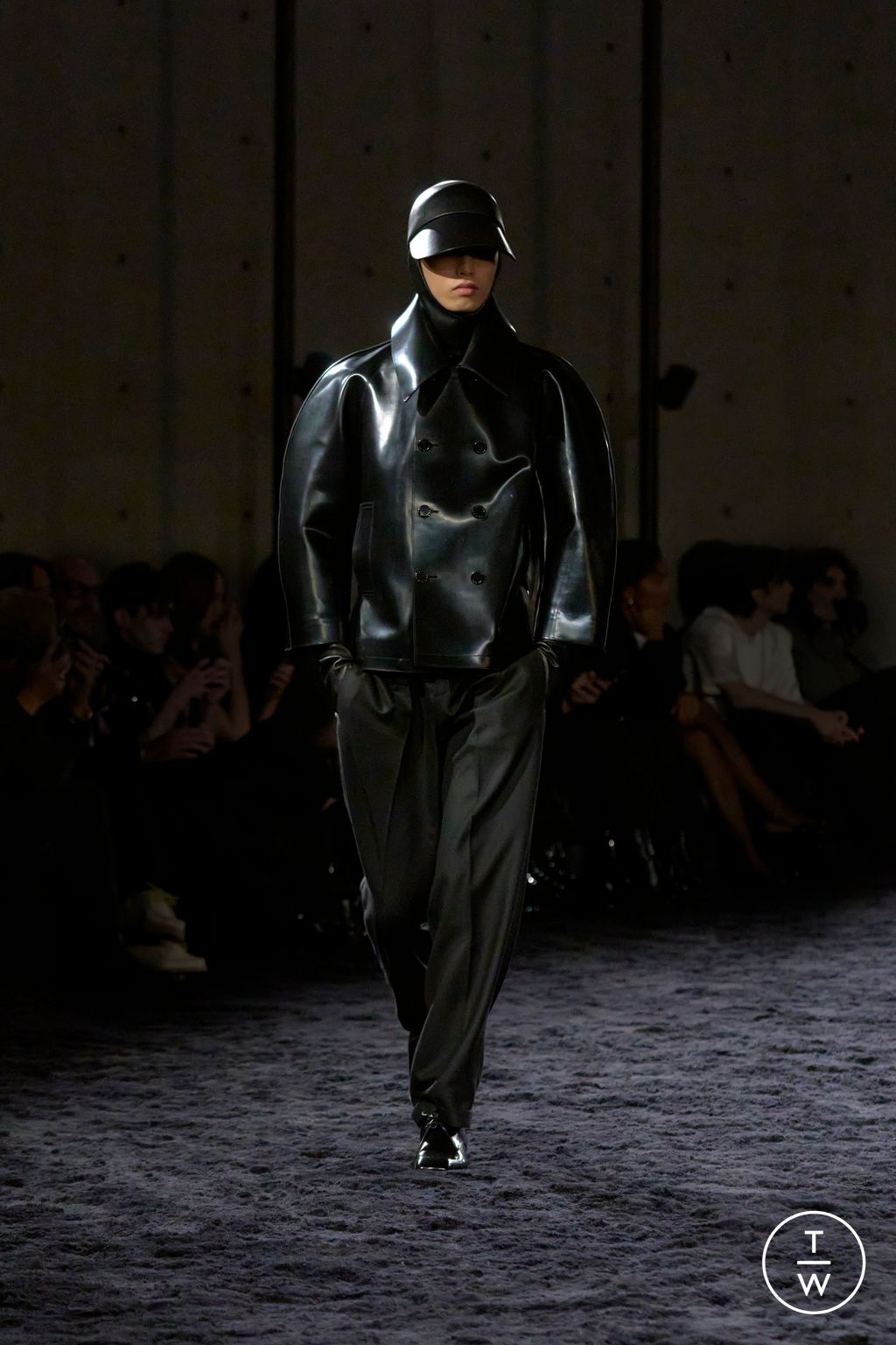 Fashion Week Paris Fall/Winter 2024 look 11 from the Saint Laurent collection menswear