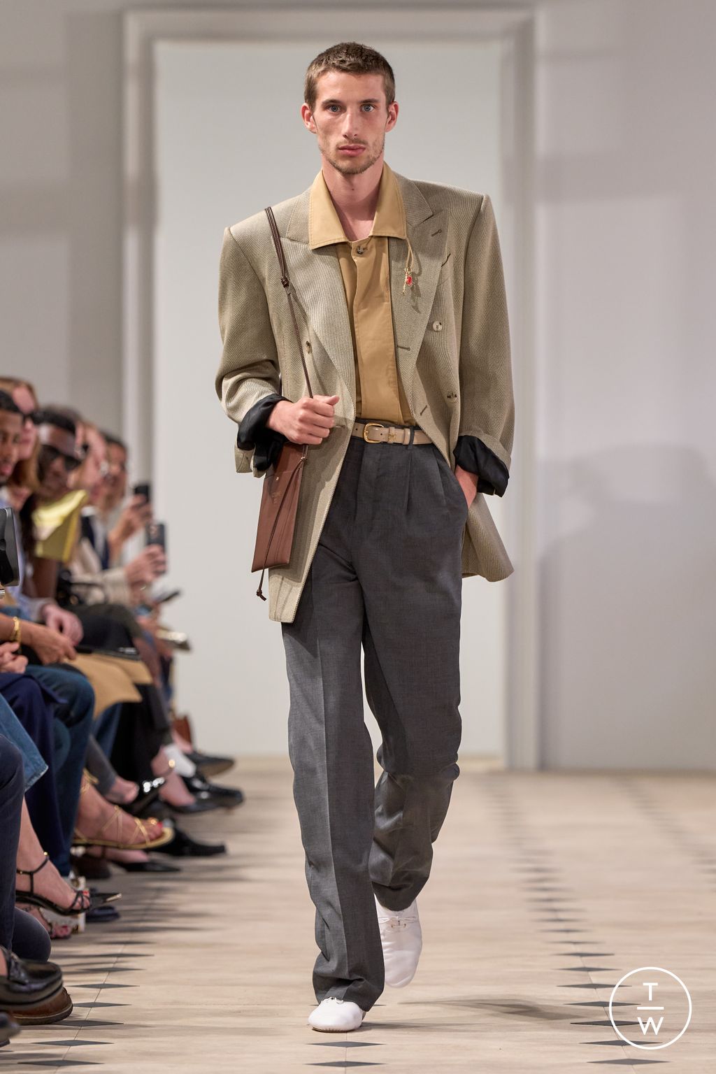 Fashion Week Paris Spring/Summer 2026 look 11 from the Celine collection menswear