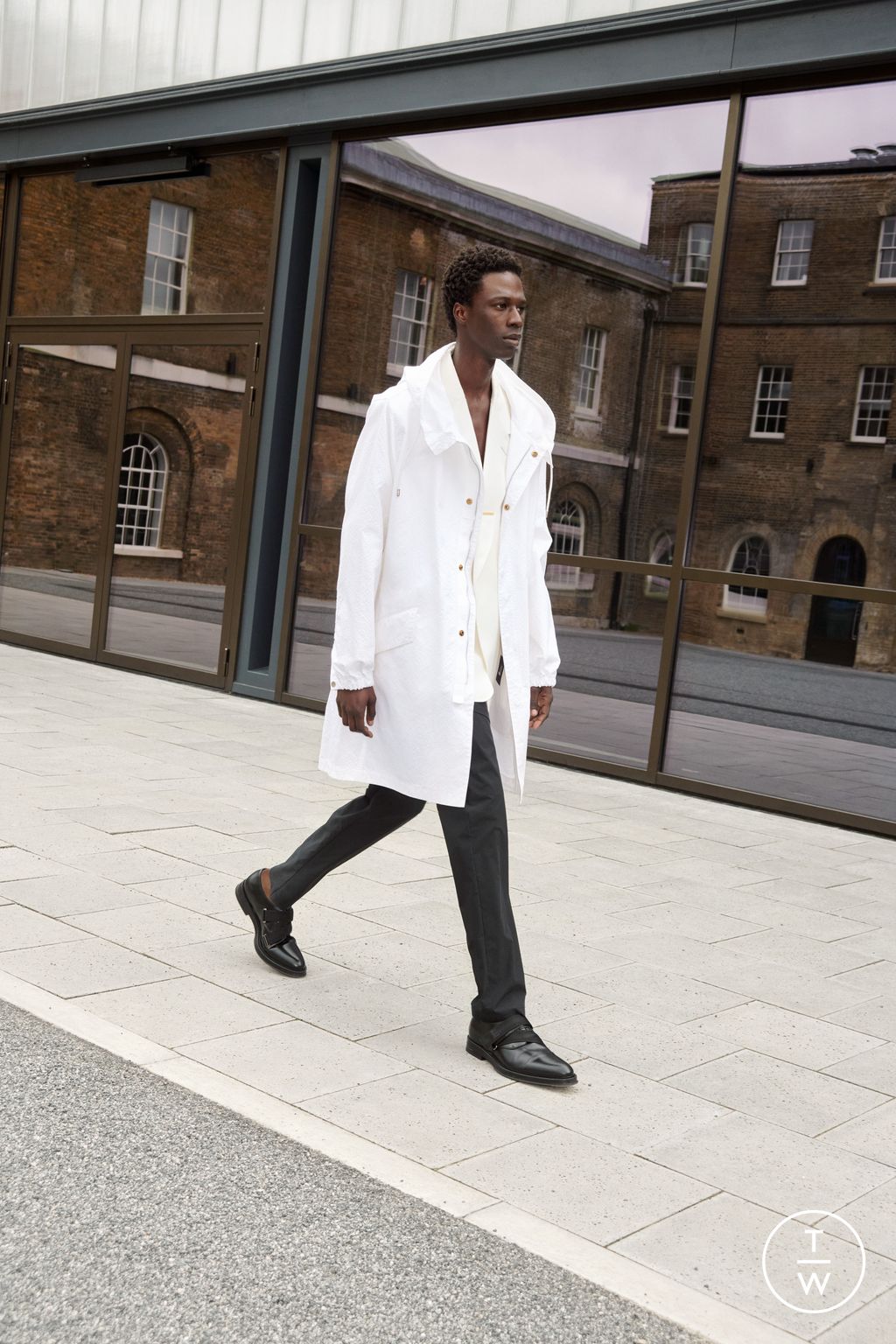 Fashion Week London Spring/Summer 2023 look 11 from the Dunhill collection menswear