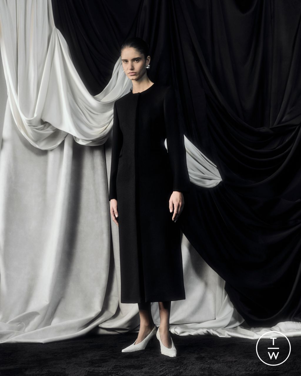 Fashion Week Paris Fall/Winter 2026 look 1 from the Loulou de Saison collection womenswear