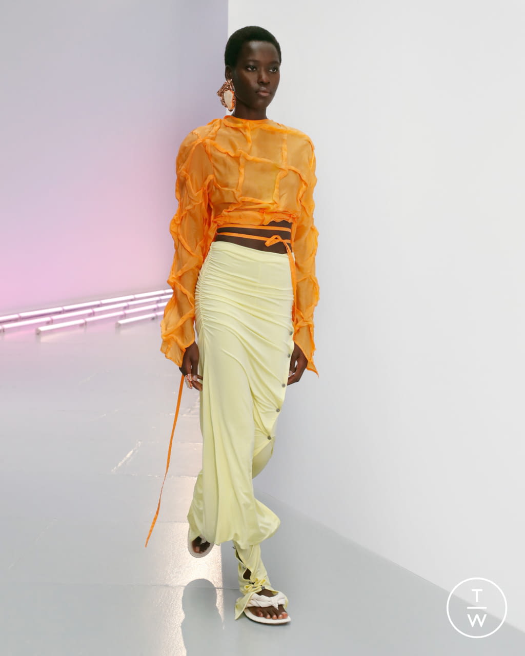 Fashion Week Paris Spring/Summer 2021 look 11 from the Acne Studios collection womenswear