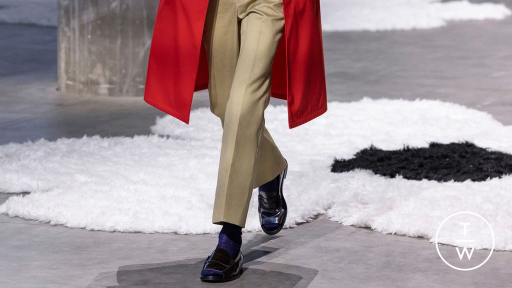 Fashion Week Milan Spring/Summer 2026 look 17 from the Prada collection menswear accessories