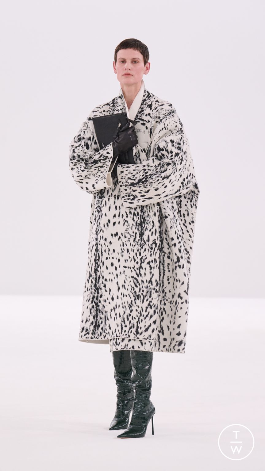 Fashion Week Paris Fall/Winter 2026 look 11 de la collection Tom Ford womenswear