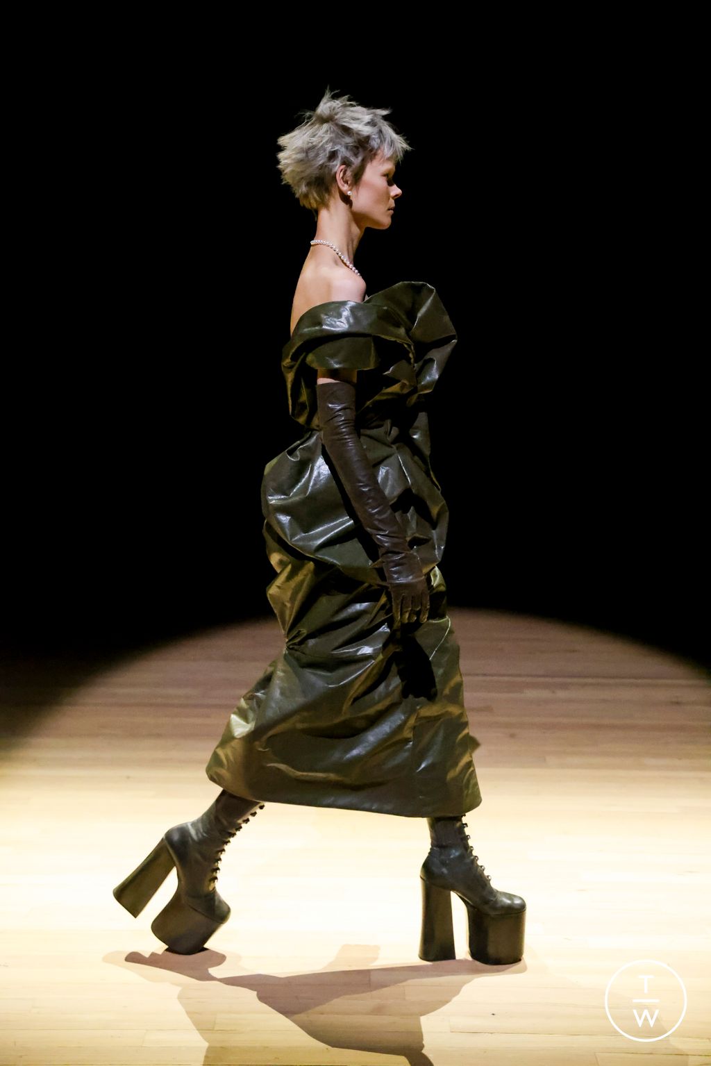 Fashion Week New York Spring/Summer 2023 look 12 de la collection Marc Jacobs womenswear