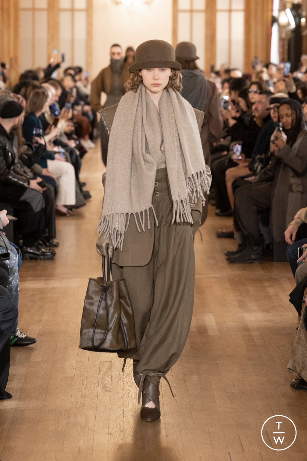 Fashion Week Paris Fall/Winter 2026 look 12 from the Uma Wang collection 女装