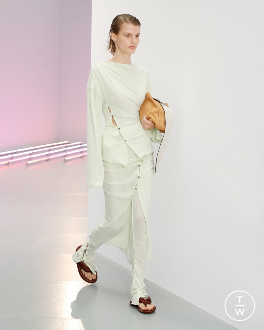 Fashion Week Paris Spring/Summer 2021 look 12 from the Acne Studios collection 女装