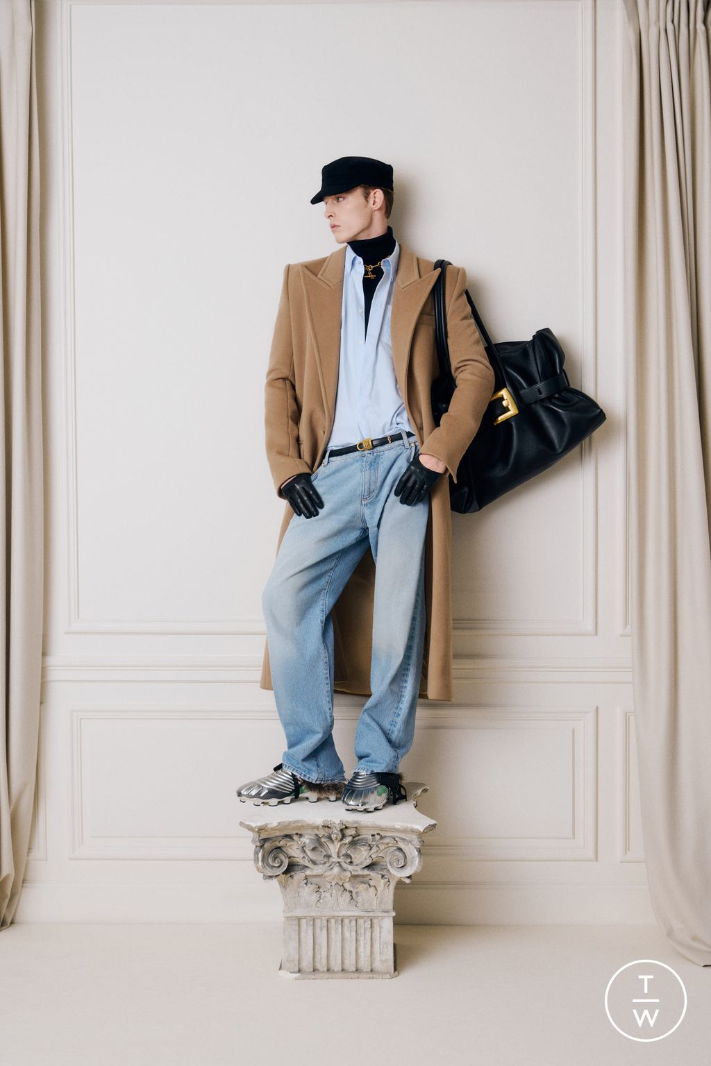 Fashion Week Paris Pre-Fall 2025 look 12 de la collection Balmain menswear