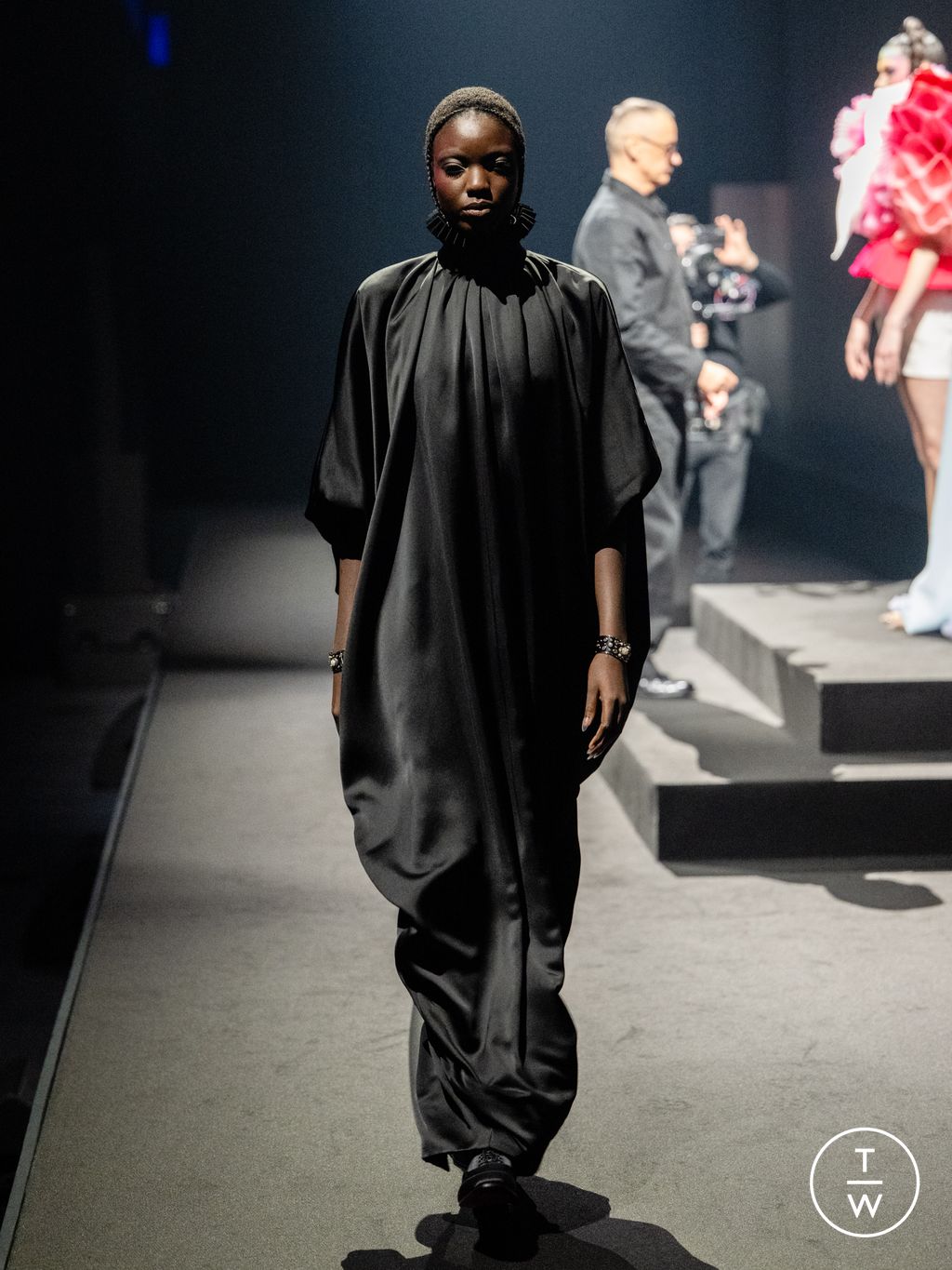 Fashion Week Paris Spring/Summer 2026 look 12 from the Viktor & Rolf collection couture