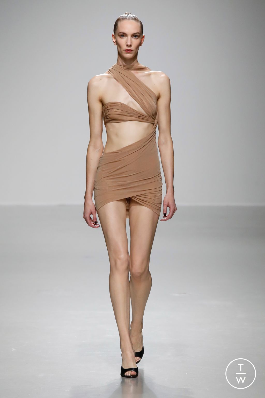 Fashion Week Paris Spring/Summer 2024 look 13 from the Atlein collection 女装