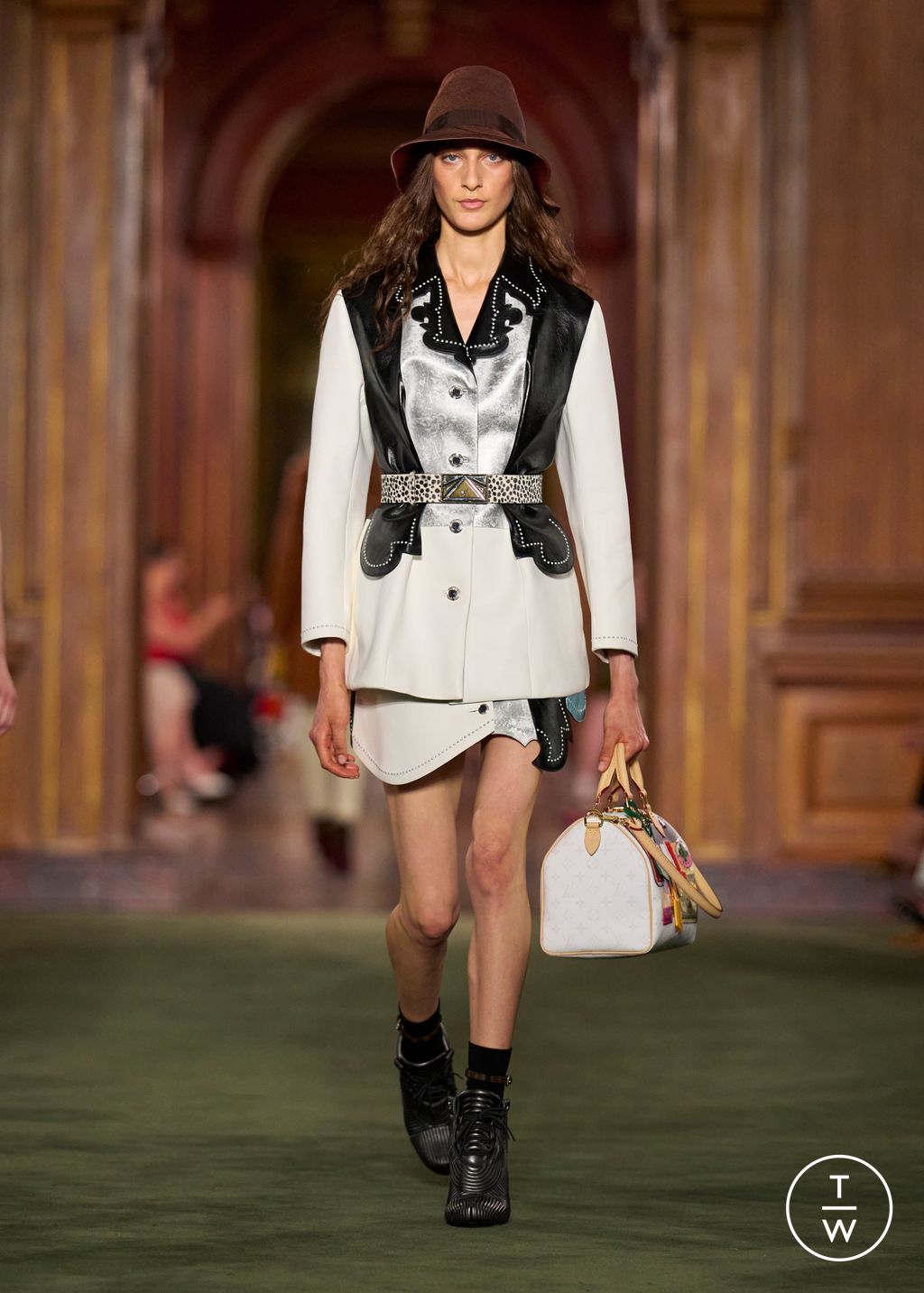 Fashion Week Paris Resort 2027 look 13 from the Louis Vuitton collection womenswear
