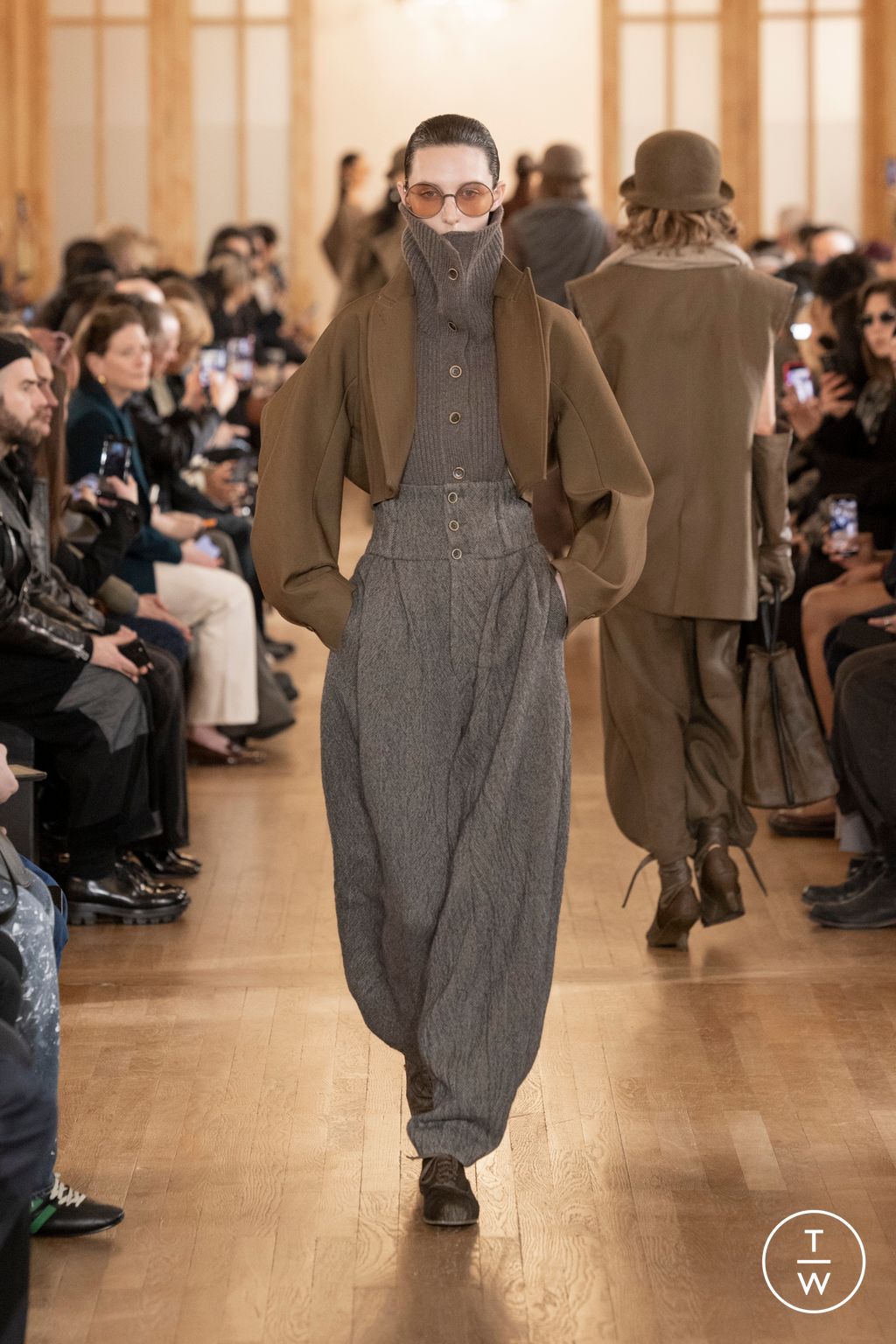 Fashion Week Paris Fall/Winter 2026 look 13 de la collection Uma Wang womenswear