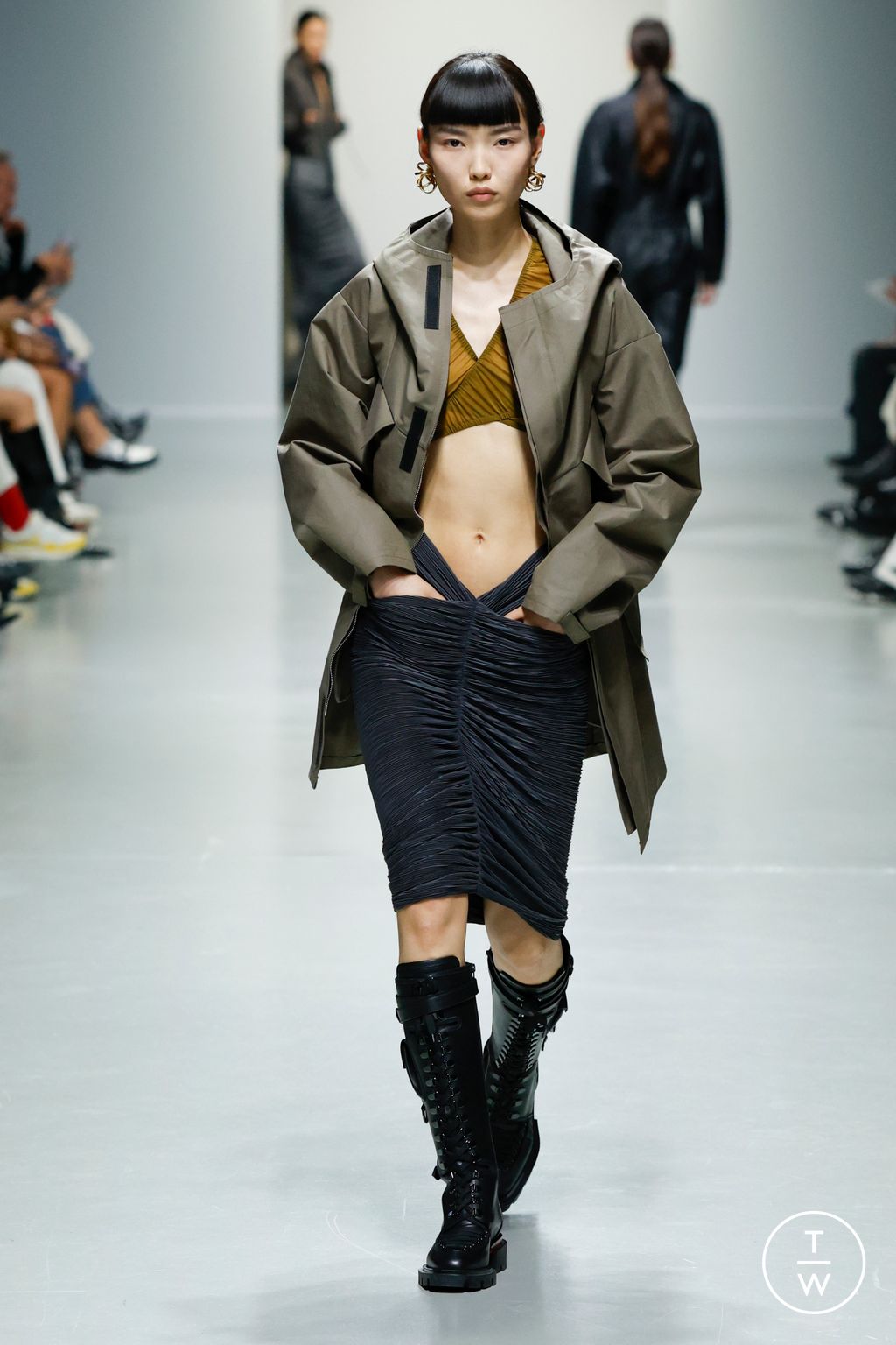 Fashion Week Paris Spring/Summer 2025 look 14 from the Atlein collection womenswear