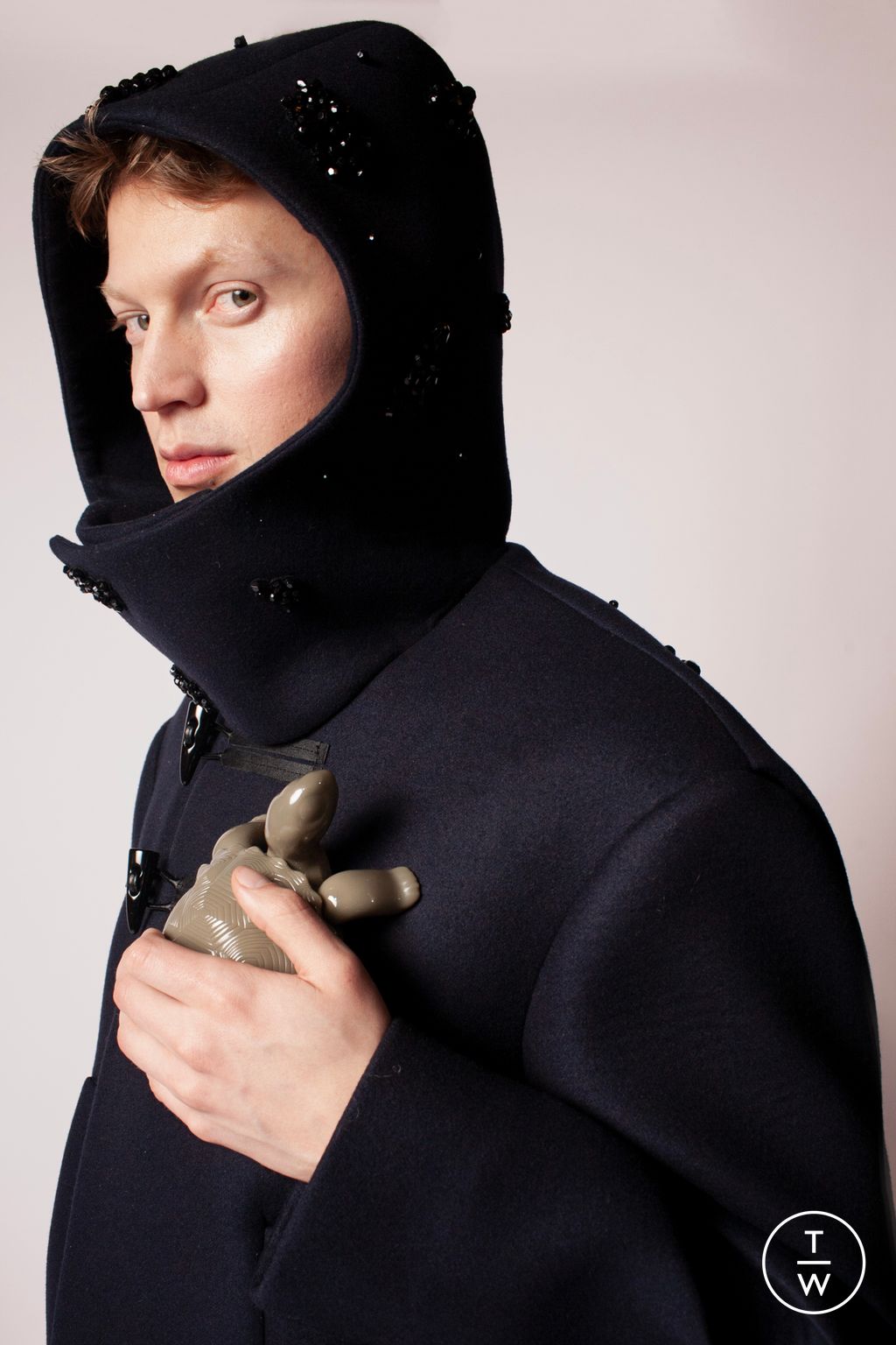 Fashion Week London Fall/Winter 2025 look 14 from the Simone Rocha collection menswear