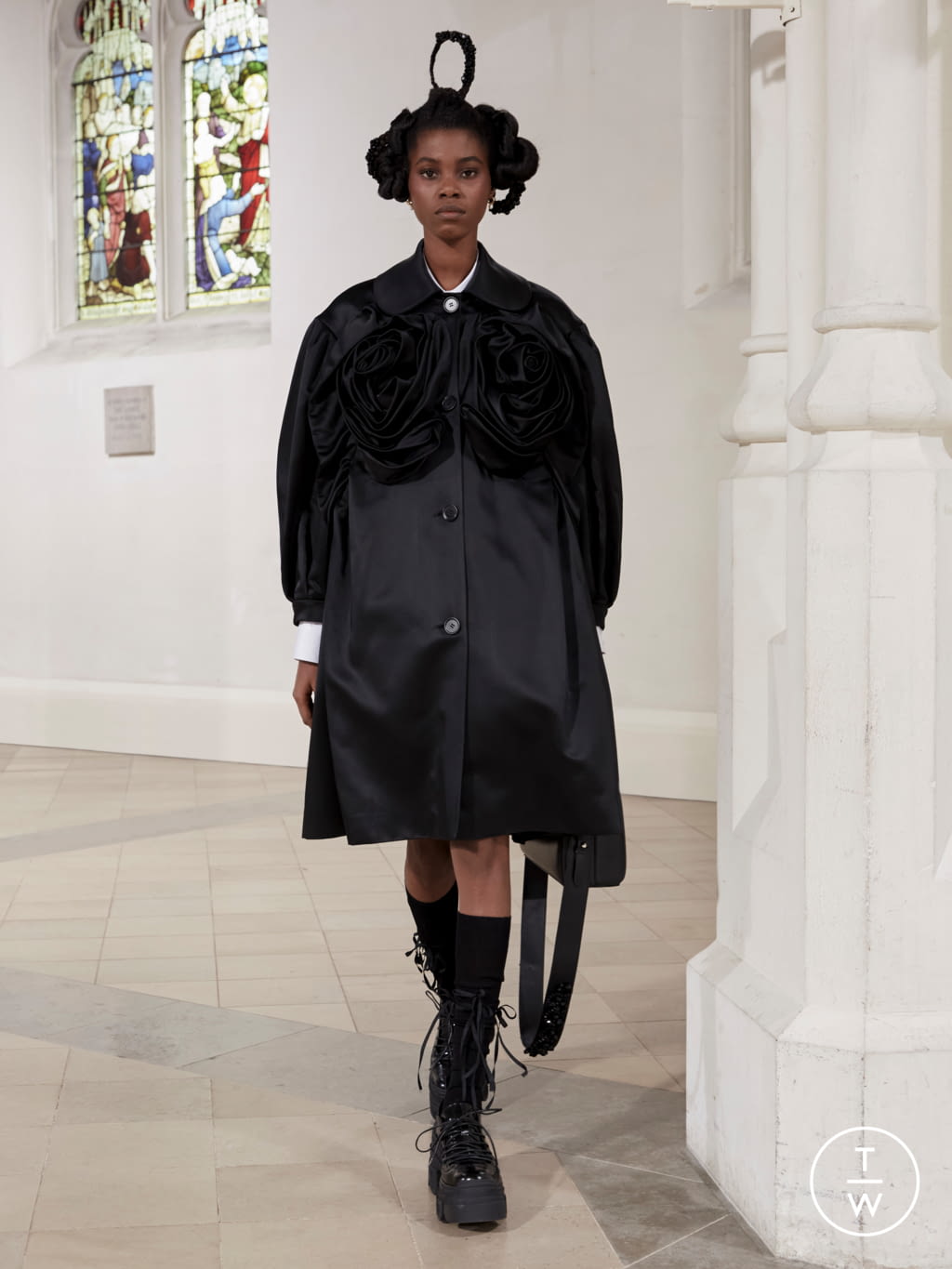 Fashion Week London Fall/Winter 2021 look 14 from the Simone Rocha collection 女装