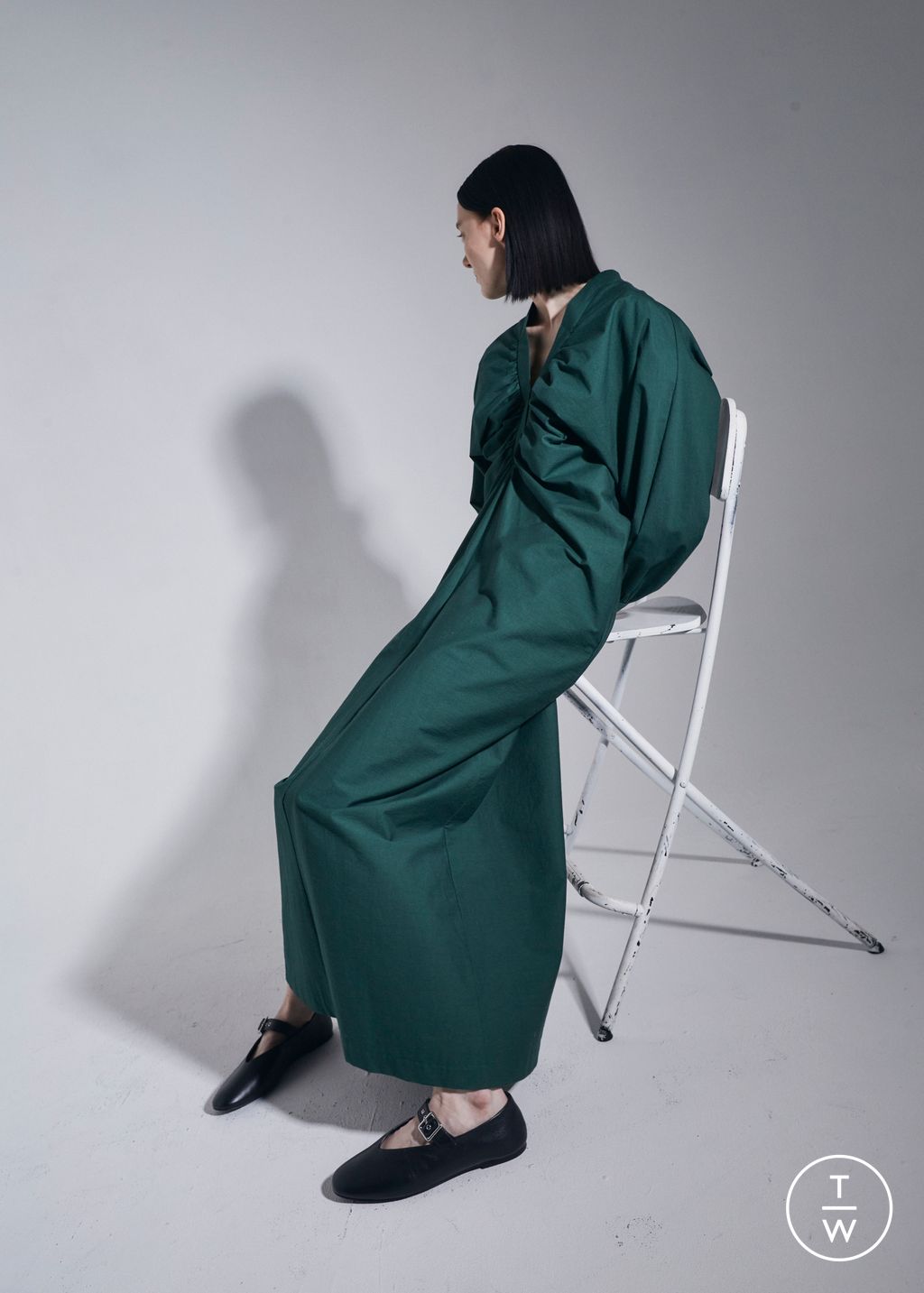 Fashion Week Paris Pre-Fall 2023 look 23 from the Dawei collection womenswear