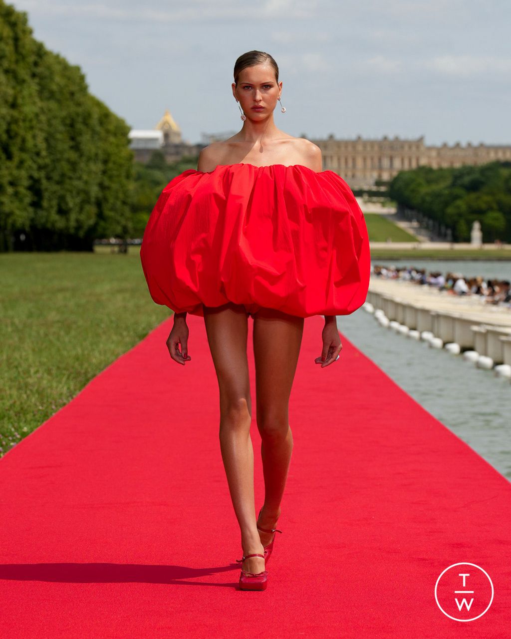 Fashion Week Paris Fall/Winter 2023 look 14 from the Jacquemus collection 女装