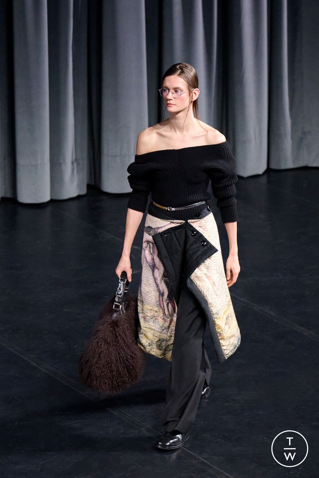 Fashion Week Paris Fall/Winter 2026 look 14 from the Lemaire collection menswear