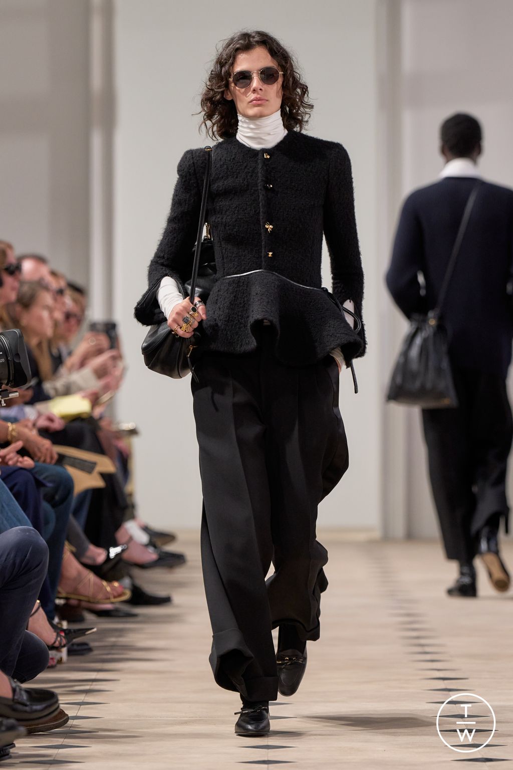 Fashion Week Paris Spring/Summer 2026 look 15 from the Celine collection 男装