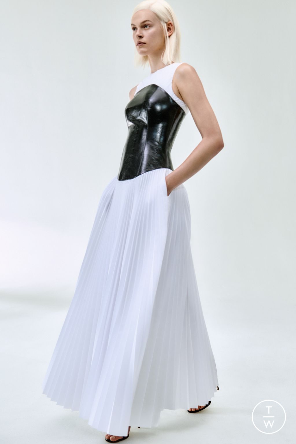 Fashion Week New York Resort 2024 look 15 from the Brandon Maxwell collection 女装