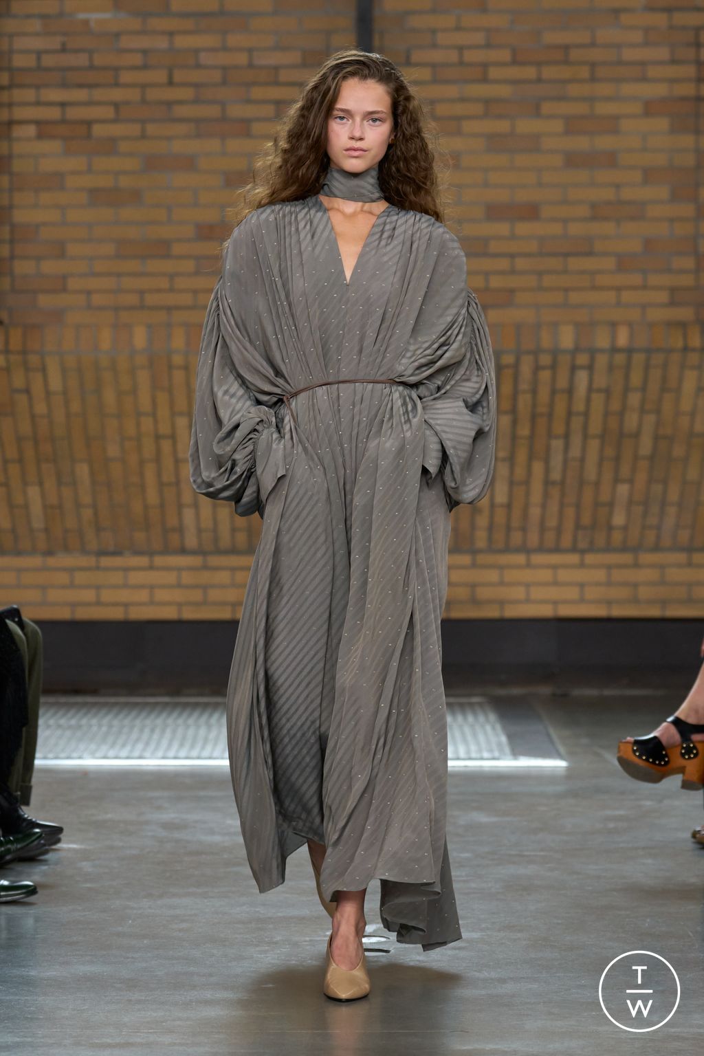 Fashion Week New York Spring/Summer 2026 look 15 from the Calvin Klein Collection collection womenswear