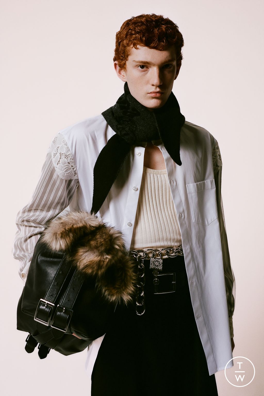 Fashion Week London Fall/Winter 2025 look 15 from the Simone Rocha collection menswear