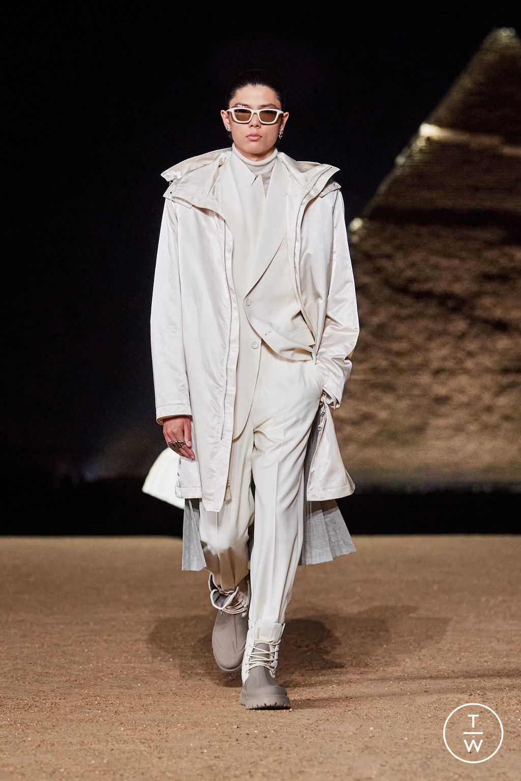 Fashion Week Paris Pre-Fall 2023 look 15 from the Dior Men collection 男装